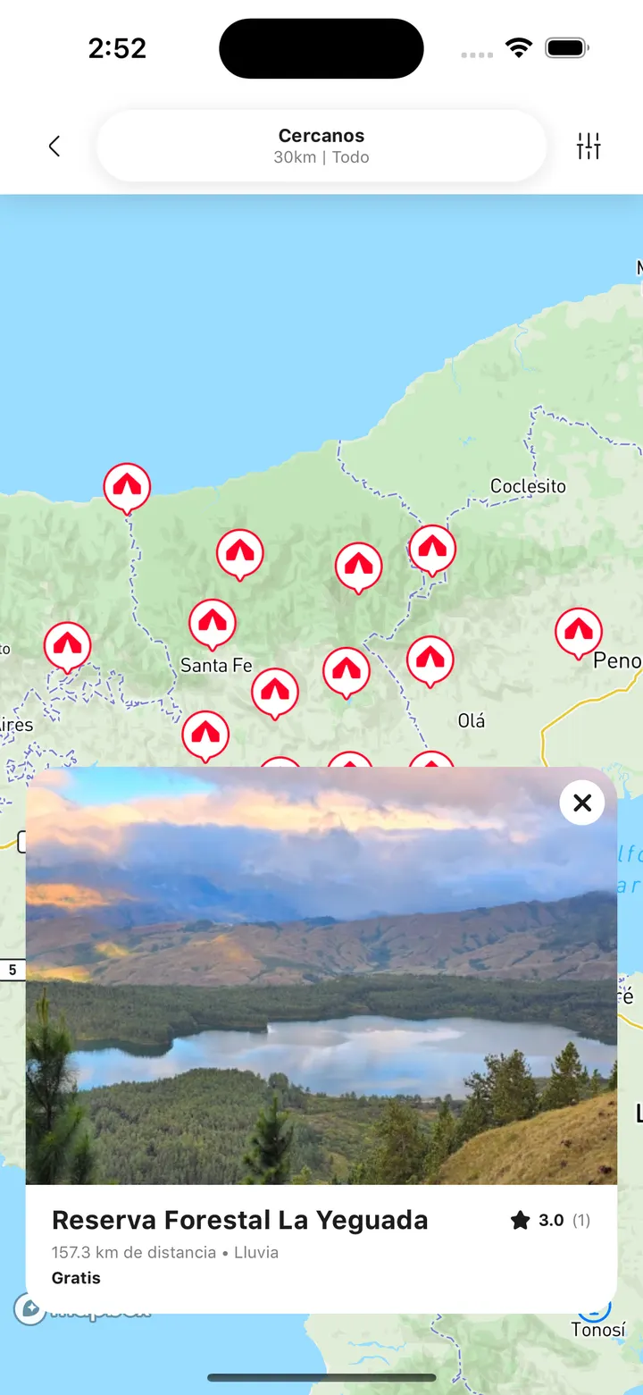 Mapa cercano de Tripsi con pines de spots en Panamá y un resumen de spots cercanos